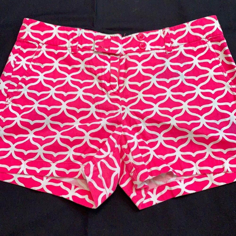 Pink vineyard vines shorts
